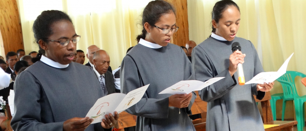 Madagascar: Prima Professione Religiosa
