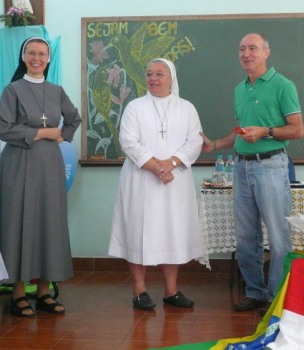 Madre Mabel, Suor Silvia e Javier Rodriguez