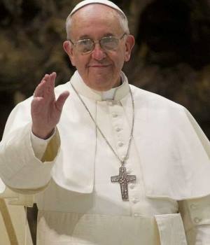 foto di papa francesco mentre benedice