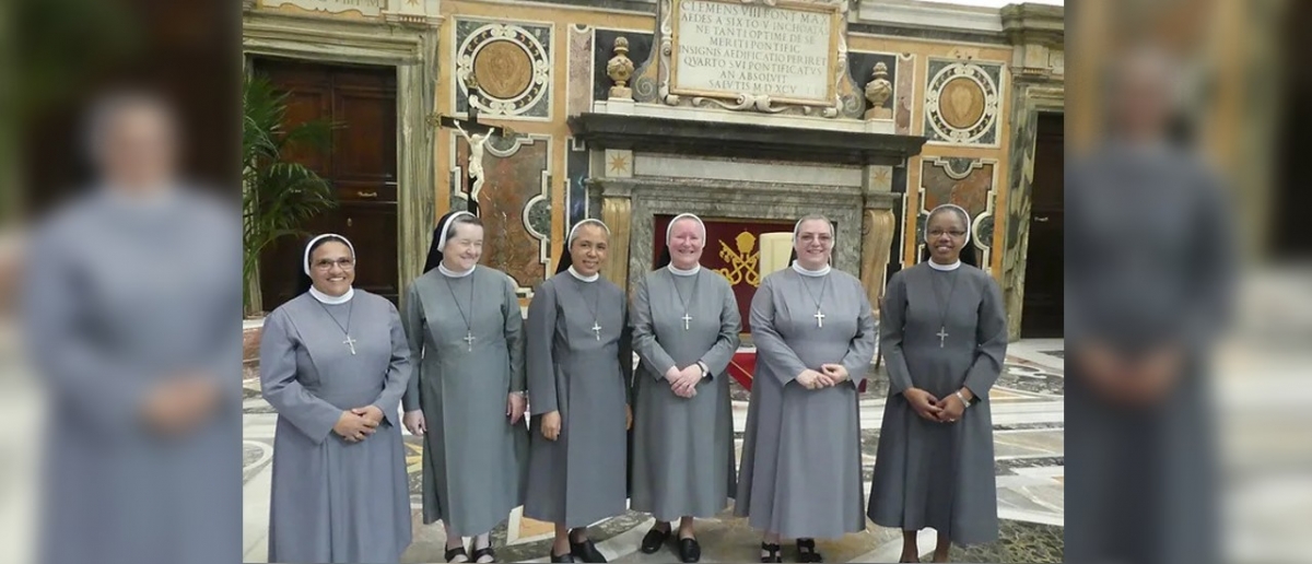 Il Consiglio generale eletto dal XIII Capitolo Generale, da sinistra: Sr M. Gilse Pereira Dias, Sr M. Irma Rabasa, Sr M. Françoise Ravaoarisoa, Madre Maria Alicja Kędziora, Sr M. Józefa Kalinowska e Sr M. Rosa Delgado Rocha.