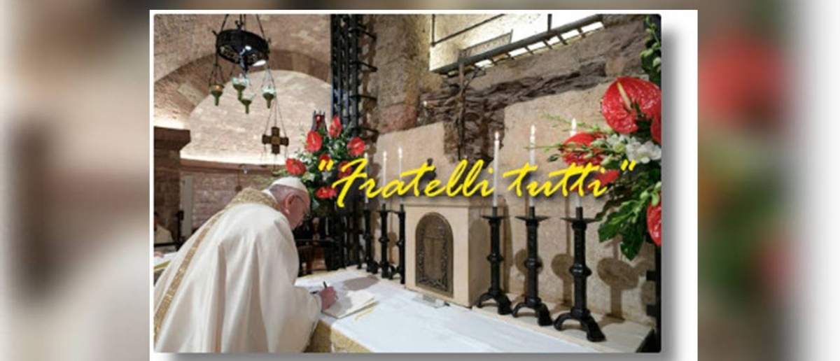 Sulla tomba di san Francesco il Papa firma “Fratelli tutti”