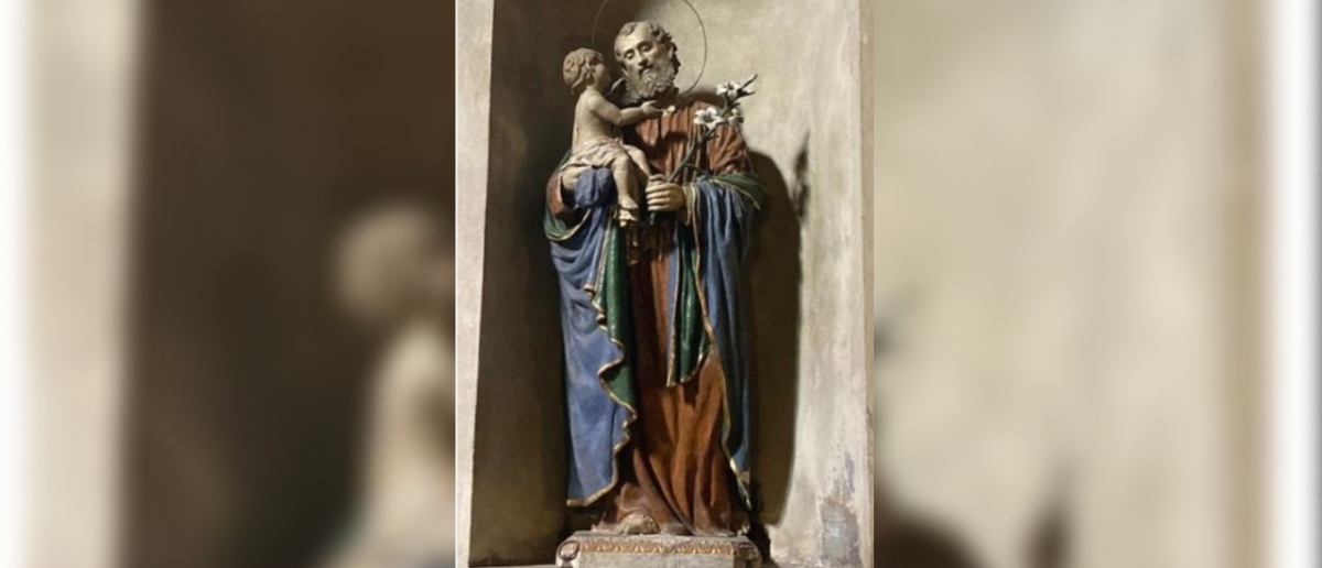 (Statua di San Giuseppe, fatta dal Canonico Michele Cattaneo, che si trova nella Chiesa di Maria Assunta a Pontecurone, dove è stato battezzato Luigi Orione e, davanti alla quale, ha pregato tante volte)
