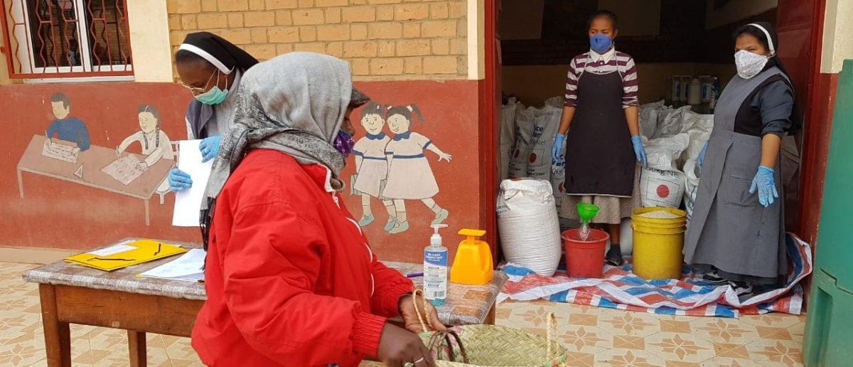 Madagascar - Quarta Distribuzioni di viveri per il Centro “San Luigi Orione”